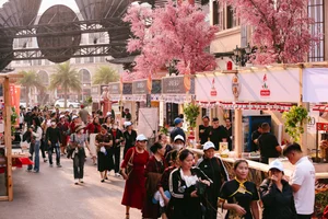 Exploring the Vibrant Atmosphere of Global Food and Beer Festivals This Season - image 6