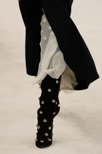 5 Unique Shoe Styles to Elevate Your Wardrobe and Redefine Your Personal Fashion Statement - image 9