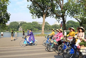 Ao Dai: Connecting Hanoi’s Ancient Heritage with Modern International Tourism - image 10