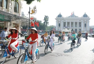Ao Dai: Connecting Hanoi’s Ancient Heritage with Modern International Tourism - image 14