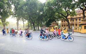 Ao Dai: Connecting Hanoi’s Ancient Heritage with Modern International Tourism - image 5