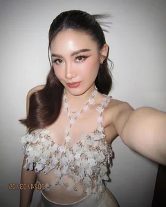 The Elegant World of Phoiphailin Sivilay: A Multilingual Fashion Designer and Influencer from Laos - image 4