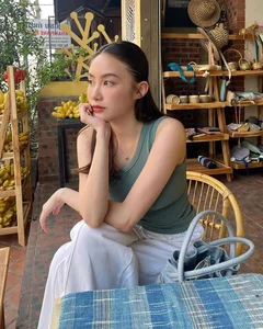 The Elegant World of Phoiphailin Sivilay: A Multilingual Fashion Designer and Influencer from Laos - image 1