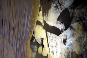 Exploring the Sand River Caves of Quang Tri: A Natural Wonder in Central Vietnam - image 8