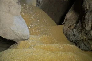 Exploring the Sand River Caves of Quang Tri: A Natural Wonder in Central Vietnam - image 1