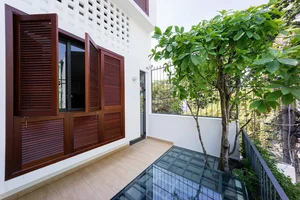 Modern Minimalist Home Renovation: Transforming Dark Spaces into Bright, Airy Interiors on a Budget - image 5