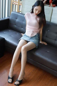 IESS Meizi Denim Style Gallery - Casual Fashion and Artistic Detail - image 5