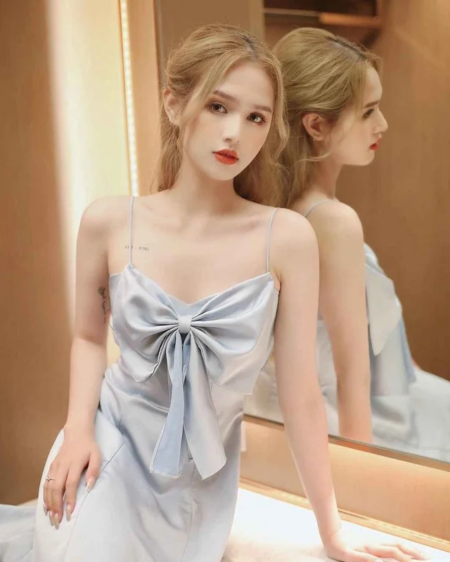 Exploring the Bold Fashion and Glamorous Style of Vietnamese Influencer Xoai Non