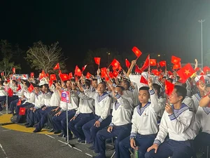 Commemorating History: Artistic Tributes Marking 50 Years of the Truong Sa Liberation Anniversary - image 3