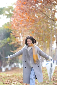 YITUYU Art Language: Capturing the Ethereal Transition of Seasons with Model Liu Liu Liu 17 - image 3