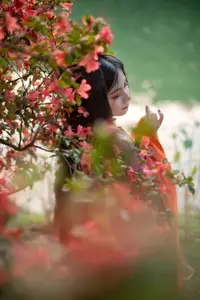 Ling Ji Chu De Mi Tuan Vol.8770 Captivating East Asian Grace Amidst Vibrant Blossoms YiTuYu - image 21