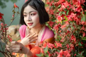 Ling Ji Chu De Mi Tuan Vol.8770 Captivating East Asian Grace Amidst Vibrant Blossoms YiTuYu - image 20