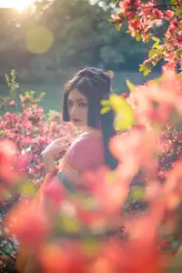 Ling Ji Chu De Mi Tuan Vol.8770 Captivating East Asian Grace Amidst Vibrant Blossoms YiTuYu - image 13