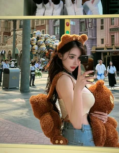 Stunning Portraits of Yuan Sayuki: A Blend of Elegance and Modern Charm - image 27
