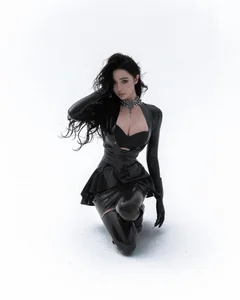 Stunning Portraits of Yuan Sayuki: A Blend of Elegance and Modern Charm - image 47