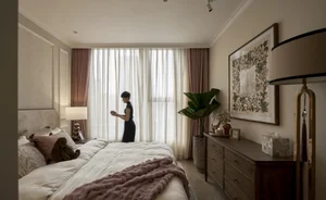 Stylish 77 sqm Pink Apartment Inspired by High Fashion Trends - image 2