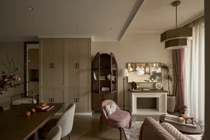 Stylish 77 sqm Pink Apartment Inspired by High Fashion Trends - image 6