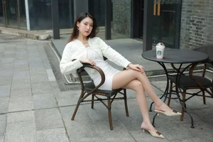 IESS Xiao Bao White Hip-Hugging Skirt Minimalist Fashion Set - image 60