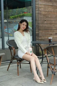 IESS Xiao Bao White Hip-Hugging Skirt Minimalist Fashion Set - image 62