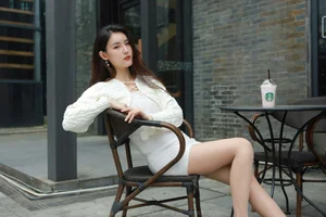 IESS Xiao Bao White Hip-Hugging Skirt Minimalist Fashion Set - image 26