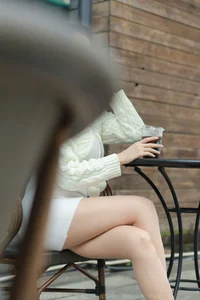 IESS Xiao Bao White Hip-Hugging Skirt Minimalist Fashion Set - image 39