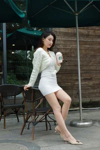 IESS Xiao Bao White Hip-Hugging Skirt Minimalist Fashion Set - image 36