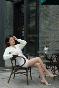 IESS Xiao Bao White Hip-Hugging Skirt Minimalist Fashion Set - image 51