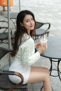 IESS Xiao Bao White Hip-Hugging Skirt Minimalist Fashion Set - image 40