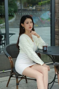 IESS Xiao Bao White Hip-Hugging Skirt Minimalist Fashion Set - image 35