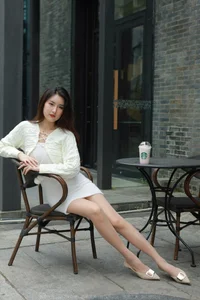 IESS Xiao Bao White Hip-Hugging Skirt Minimalist Fashion Set - image 56