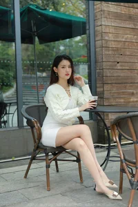 IESS Xiao Bao White Hip-Hugging Skirt Minimalist Fashion Set - image 61