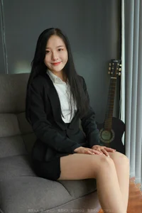 Elegant Professionalism: Wan Ping in the IESS Chinese Model OL Collection - image 164