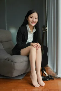 Elegant Professionalism: Wan Ping in the IESS Chinese Model OL Collection - image 105