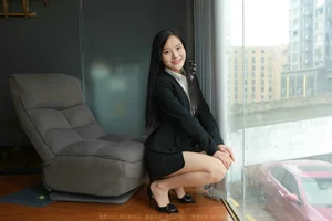 Elegant Professionalism: Wan Ping in the IESS Chinese Model OL Collection - image 32