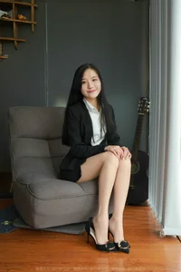 Elegant Professionalism: Wan Ping in the IESS Chinese Model OL Collection - image 8
