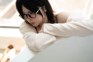 Elegant Summer Fashion and Cosplay Photography: Yan Jiang Da Mo Wang W - Hot Wind Part 01 Collection - image 1