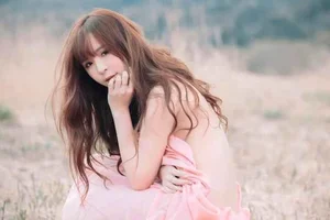 Travel Mishaps and Viral Moments: A Beautiful YouTuber's Unexpected Journey - image 3