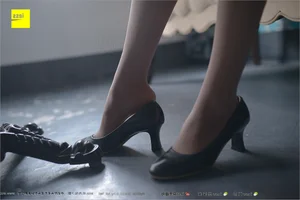 Yi Xin II: The Return of the Flight Attendant Aesthetic - image 3