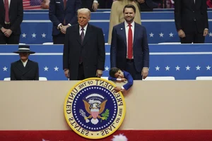 Iconic Moments from the Presidential Inauguration Ceremony of Donald Trump - image 0