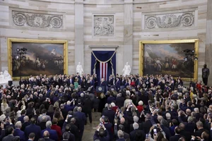Iconic Moments from the Presidential Inauguration Ceremony of Donald Trump - image 8