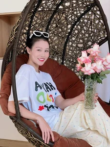 Stunning Real-Life Beauty of Thu Ha Ceri: The Actress Van Dung Handpicked for Her Son - image 9