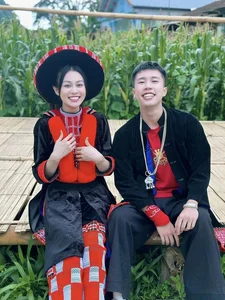 Stunning Real-Life Beauty of Thu Ha Ceri: The Actress Van Dung Handpicked for Her Son - image 8