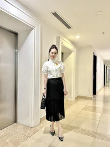 Ngoc Ha’s Style Evolution: From Casual Home Life to Elegant Street Style Icon - image 6