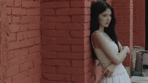 Yan Shi Yi in YiTuYu Art Language Vol.7006: Soft Light and Artistic Forms - image 9