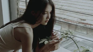 Yan Shi Yi in YiTuYu Art Language Vol.7006: Soft Light and Artistic Forms - image 6