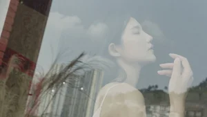 Yan Shi Yi in YiTuYu Art Language Vol.7006: Soft Light and Artistic Forms - image 0