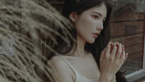 Yan Shi Yi in YiTuYu Art Language Vol.7006: Soft Light and Artistic Forms - image 11