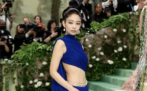 Jennie Kim of BLACKPINK Dominates the Met Gala 2024 Red Carpet in Custom Alaïa - image 5