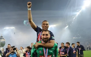 Mastering Tall Men's Fashion: Styling Tips from Italy’s 1.97m Goalkeeper - image 2