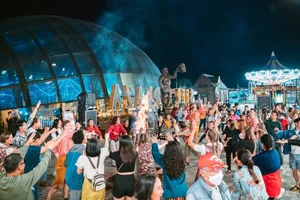 Ba Na Hills Attracts Thousands of Visitors from Central and Highlands Regions - image 7